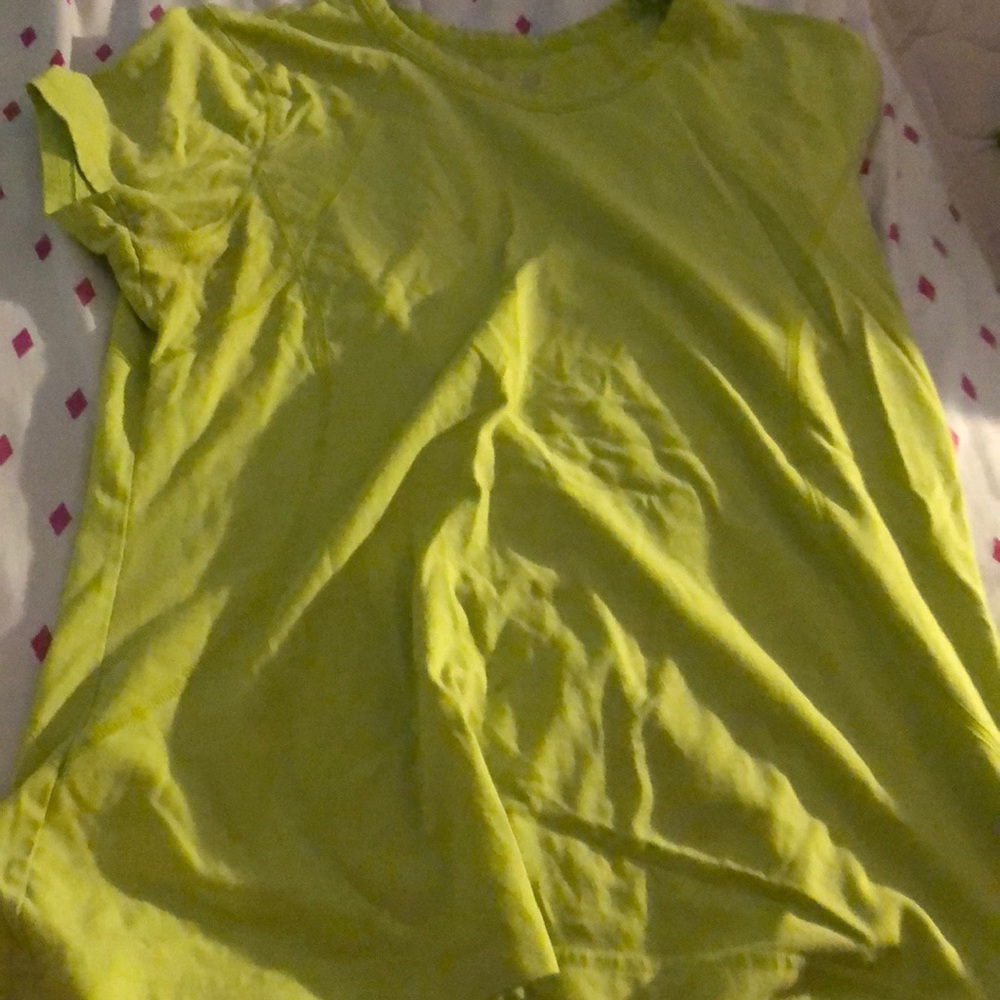 🥜Green work out shirt